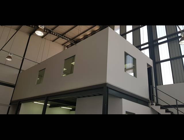 284M² WAREHOUSE TO LET IN MEADOWDALE